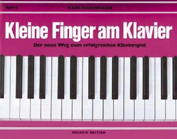 Kleine Finger am Klavier 4