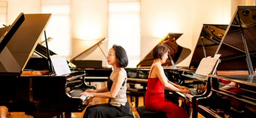 Yoshimi & Mika: Piano Duo mit Konzertkastagnetten - Guest: Amparo