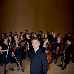Rosen aus dem Süden - Neue Philharmonie Frankfurt | Leitung: Jens Troester