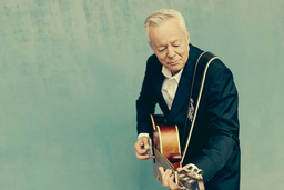 TOMMY EMMANUEL CGP - with special guest: Mike Dawes