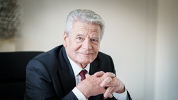 Joachim Gauck - Lesetage 2024 - liest "Erschütterungen"